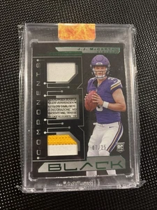 2024 Panini Negro JJ McCarthy Components Triple Parche Novato/25 RC SSP - Imagen 1 de 2
