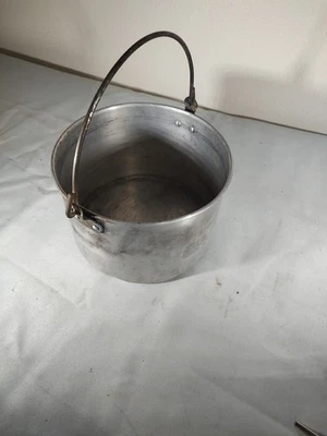 Olla de aluminio para camping olla de camping de 8" con mango de fianza Foto 1 de 4