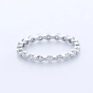 Anillo de boda clásico de eternidad de oro de 14 quilates diamante redondo cultivado en laboratorio D VVS1 - Imagen 1 de 14