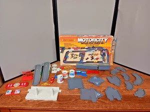 Juego de pistas de juego Matchbox Motorcity Deluxe 1987 de colección RARO CASI COMPLETO - Imagen 1 de 17