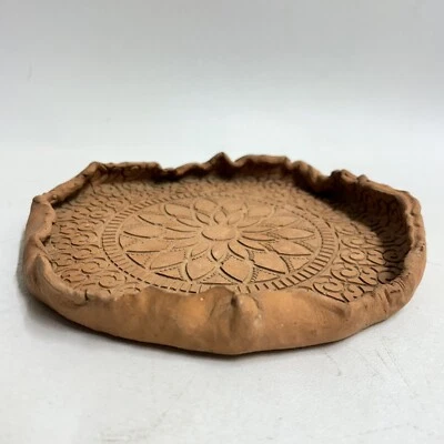 Plato de cerámica vintage hecho a mano con diseño de mandala - esmaltes firmados - L.G. 5/86 Foto 1 de 4