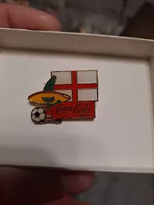 1984 Coca Cola Soda Soccer World Cup England Enamel Pin - Picture 1 of 6