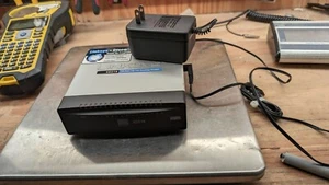 Linksys Model SD216 16-Port 10/100 Desktop Ethernet Network Switch - Picture 1 of 1