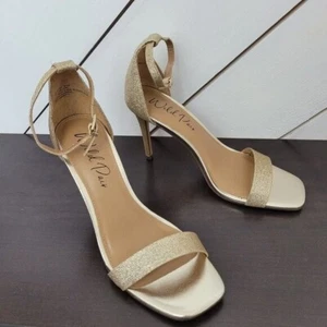 NEW Wild Pair Bethie2 Light Gold Glitter Women's 8.5M Ankle Strap Heels Sandals - Picture 1 of 8