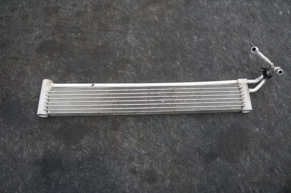 Conjunto enfriador de aceite de motor OEM 17212284540 Bmw M4 Competition F82 2015-2020 Foto 1 de 4