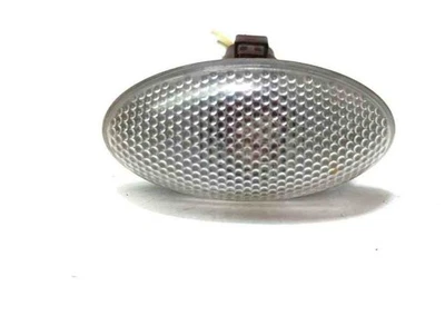 Freccia parafango anteriore destra Citroën C5 I Break DE 3311 2.18 Diesel 31379080 - Immagine 1 di 4