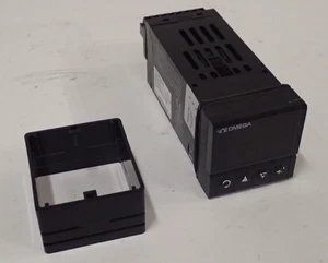 OMEGA CNi16D23-EI DIN DIGITAL TEMPERATURE PID CONTROLLER In 90-240Vac TESTED - Picture 1 of 9