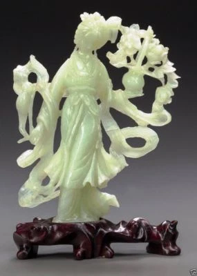Figura Guanyin Serpentina Tallada China Jade017 Estate con Soporte, Siglo XX Foto 1 de 4
