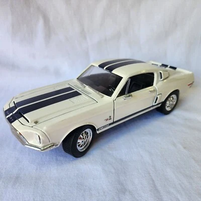 Road Legends 1968 Ford Shelby GT 500KR 1/18 Diecast White Vintage Car Muscle Car - Image 1 of 4
