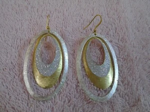 Pendientes de gancho colgantes chapados en plata de ley y oro de 2" de largo nuevos con etiquetas - Imagen 1 de 3