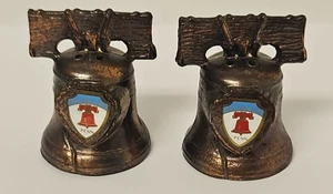 Vintage Metall Pennsylvania Souvenir Liberty Glocke Salz & Pfefferstreuer Set  - Bild 1 von 4