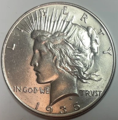 1935 Peace Dollar - Very Nice HIGH Grade Coin - Great Luster - No Reserve - Image 1 of 2