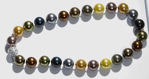 Wunderschön!! Neu-farbige Muschel Perlenkette mit C Z Silber Verschluss - Bild 1 von 12
