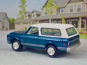 Chevrolet K5 V-8 Blazer 1969-1972 clásico SUV 4x4 escala 1/64 edición limitada con - Imagen 1 de 5