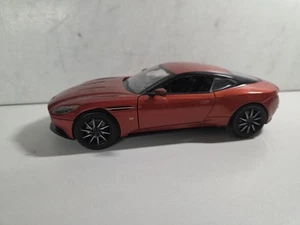 Modelo Aston Martin DB 11 acabado marrón metálico - Imagen 1 de 5