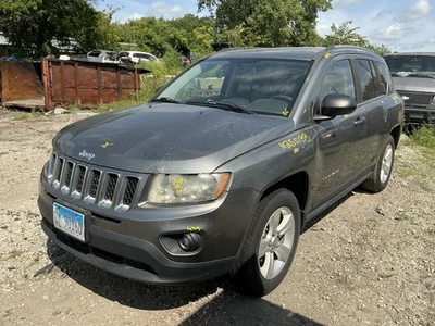 Fuel Tank Classic Style Vertical Rear Door Handle FWD Fits 12-17 COMPASS 849833 Foto 1 de 4