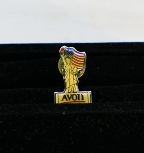 VTG Lapel Stick Pin Hat Pin 1984 Avon Official Sponsor Of Statue Of Liberty Flag - Picture 1 of 6