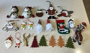 BUNDLE JOB LOT CHRISTMAS TREE DECORATIONS IDEAL FOR CRAFTS WREATHS - Picture 1 of 1