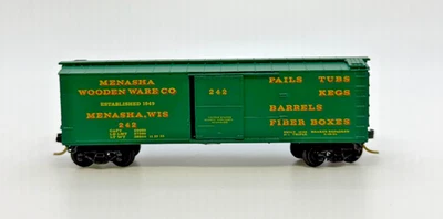 N Scale Kadee "Menasha Wooden Ware co" Green Freight Car No Box #7 - Image 1 of 4
