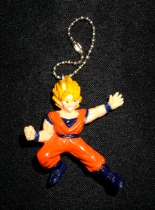 Vintage Bandai Dragon Ball Z Full Color Figure Keychain Super Saiyan Goku - Picture 1 of 2