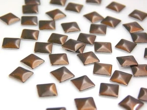 BORCHIA Piatta Quadrata 5mm marrone brown 100pz Hotfix termoadesiva quadrato - Foto 1 di 2