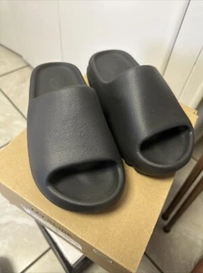 Adidas Yeezy Slide Onyx - 6 Men - Picture 1 of 4