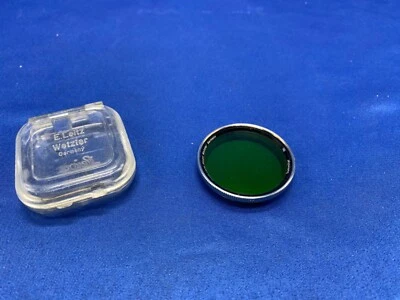 Earnest Leitz Welzlar green 35mm threaded filter with plastic case - Image 1 of 3