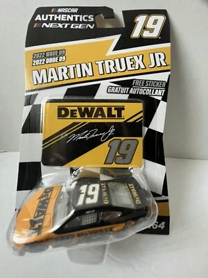 MARTIN TRUEX JR #19 DEWALT Nascar Authentics 2022 Wave 9 escala 1:64 diecast nuevo Foto 1 de 4