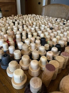 Riesiges Konvolut 400+ Bourbon Tequila Weinkorken verschiedene Marken teils selten! Box Inkl. - Bild 1 von 5