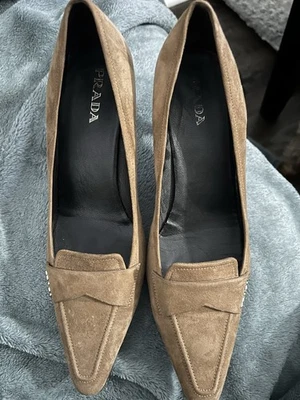 "Bombas de gamuza Prada punta de 3"" tacones talla 38/8" Foto 1 de 4