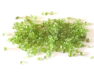 60 gr. Peridot-Edelstein Splitter kreativ gestalten-Edelsteinbäumchen - Bild 1 von 2