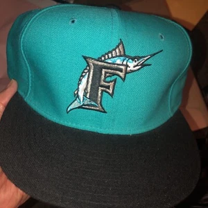 Neu mit Etikett Vintage Florida Marlins New Era 59/50 Authentic Diamond Collection Mütze 7 1/8 - Bild 1 von 8