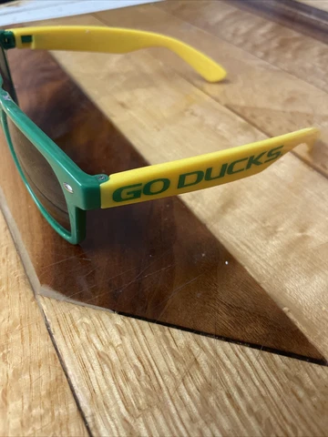 Oregon Ducks NCAA Green And Yellow Retro UV400 Protection Sunglasses Cover