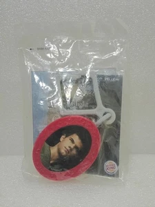 Burger King ~ Twilight Eclipse ~ Jacob ~ Plastic Tag / Backpack Hanger ~ 2010 - Picture 1 of 2
