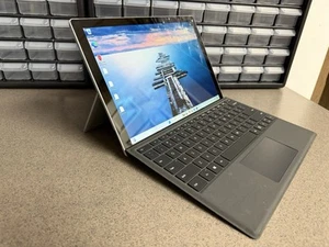 Microsoft Surface Pro 5a generazione 12,3" 8GB | I5-7300U | 256GB SSD W11P con tastiera - Foto 1 di 9