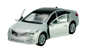 WELLY HYUNDAI AZERA GRANDEUR SILVER 1:34 DIE CAST METAL MODEL NEW IN BOX - Picture 1 of 6