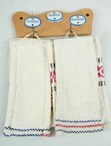 ALTER HANDTUCHHALTER MIT TÜCHER / BLECHSCHILDER - FÜR PUPPENSTUBE - Bild 1 von 5