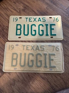 1976 Embossed Texas Vanity License Plate PAIR BUGGIE Green Lettering RARE - Picture 1 of 2