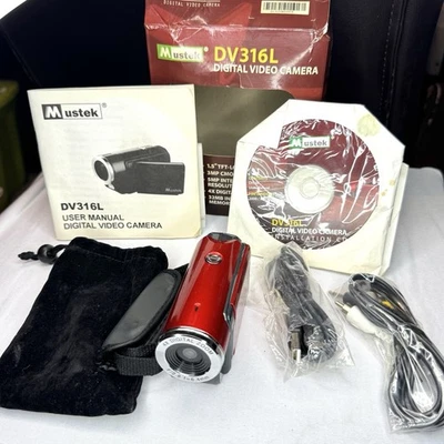 Vintage Mustek DV526L Digital Video Camera MultiFunctional Camera Camcorder Etc - Image 1 of 4