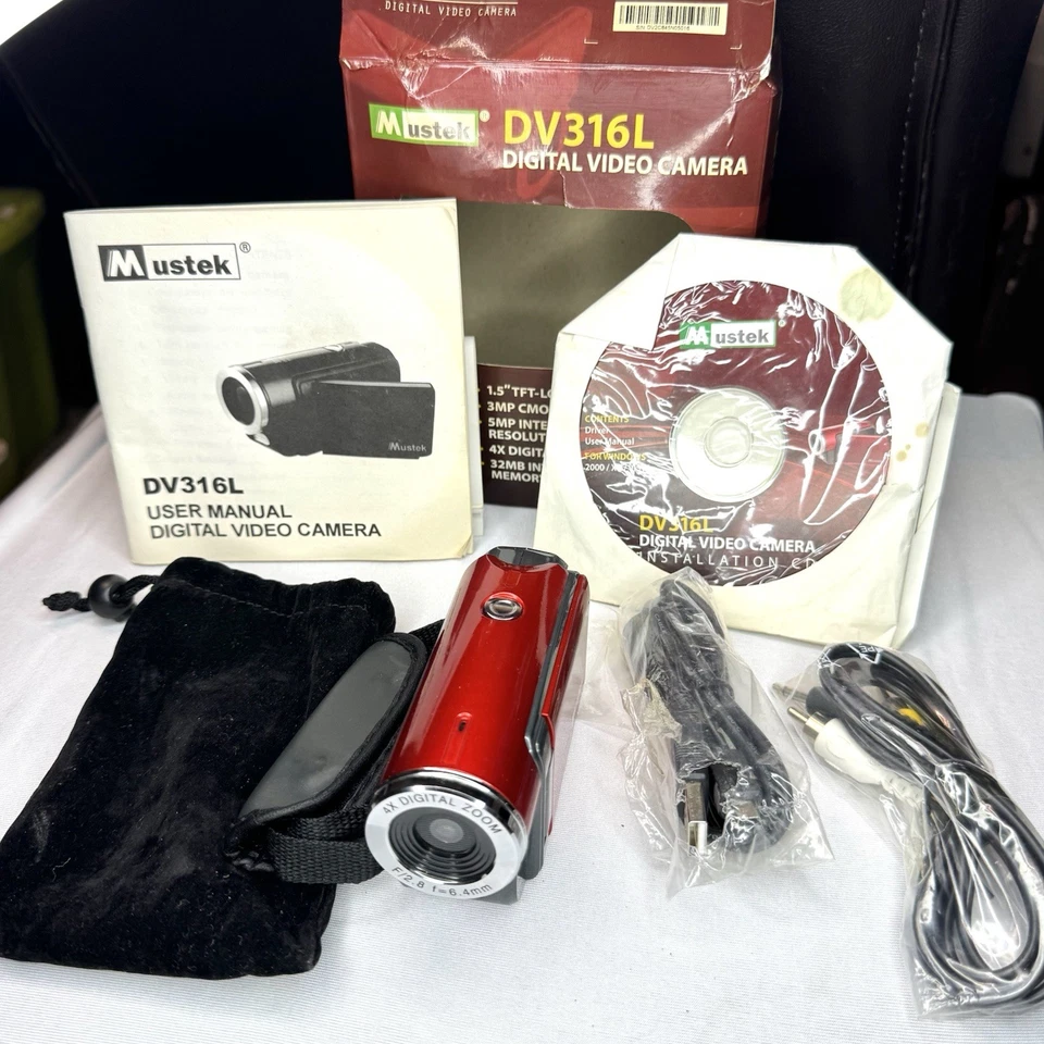 Vintage Mustek DV526L Digital Video Camera MultiFunctional Camera Camcorder Etc - Image 1 of 4