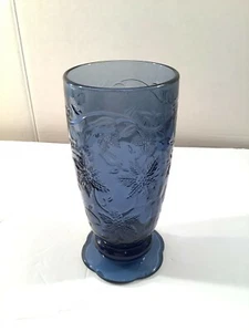 Vaso de té helado con patas azules de zafiro Princess House Fantasia 8" - Imagen 1 de 7