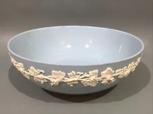Wedgwood Queensware Embossed Fruit Bowl / Centrepiece Bowl - Picture 1 of 6