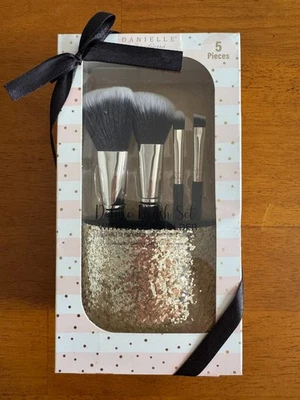 Juego de 5 brochas de maquillaje en polvo, en ángulo, sombra de ojos, pincel delineador de ojos dorado  Foto 1 de 3