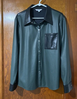 Camisa para mujer Steve Madden imitación cuero talla L, parte delantera a presión gris y negra Foto 1 de 4