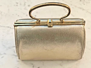 Vintage Gold Clutch Purse Ultra Feminine Elegant and Classy - Picture 1 of 3