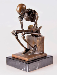 Skelett Denker Bronze Skulptur Figur Marmorsockel the Skeleton Thinker 