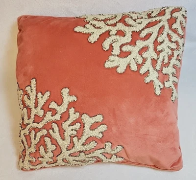 Almohada Pier 1 Sea Coral Cuentas Crewel Melocotón Terciopelo 16x16 Playa Foto 1 de 4