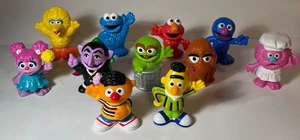 Sesamstraße Workshop Set mit 11 Figuren 3" groß Hasbro 2013-2018 EUC - Bild 1 von 3