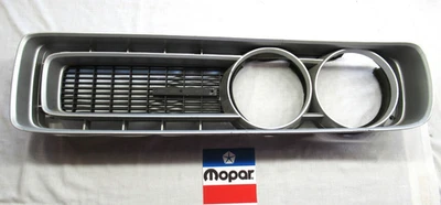 Dodge Charger Rallye 1971 parrilla original y faro protector contra salpicaduras lado izquierdo Foto 1 de 4