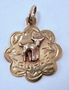 Vintage 18K Gold Taurus Zodiac Sign Pendant Charm Astrology Horoscope 1.67g - Picture 1 of 3